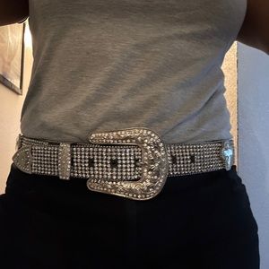 This is an amazing blinged out belt